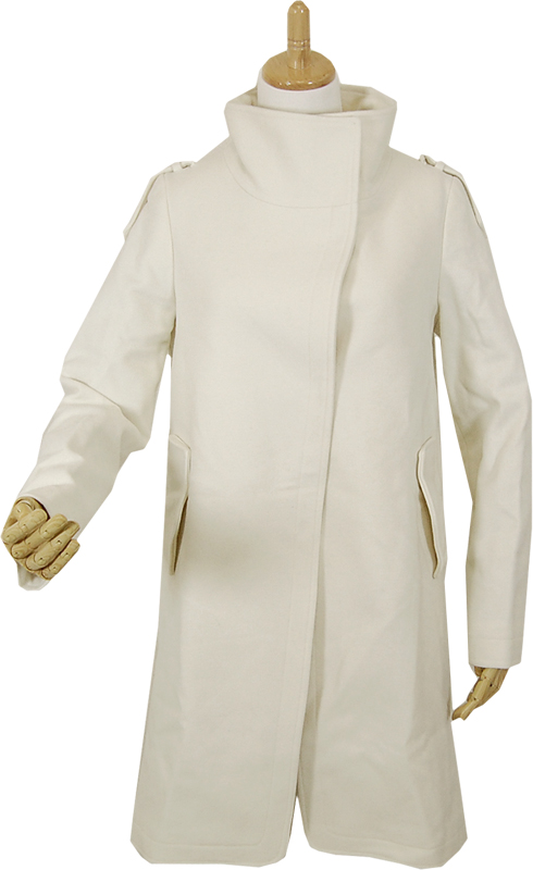 les petites 白コート