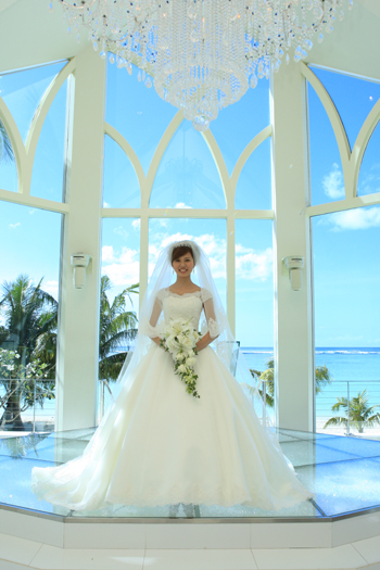 グアム ジュエルバイザシーで結婚式でした 透明感あふれるチャペル オーダードレス ウェディングドレスショップ アトリエアンのブログ