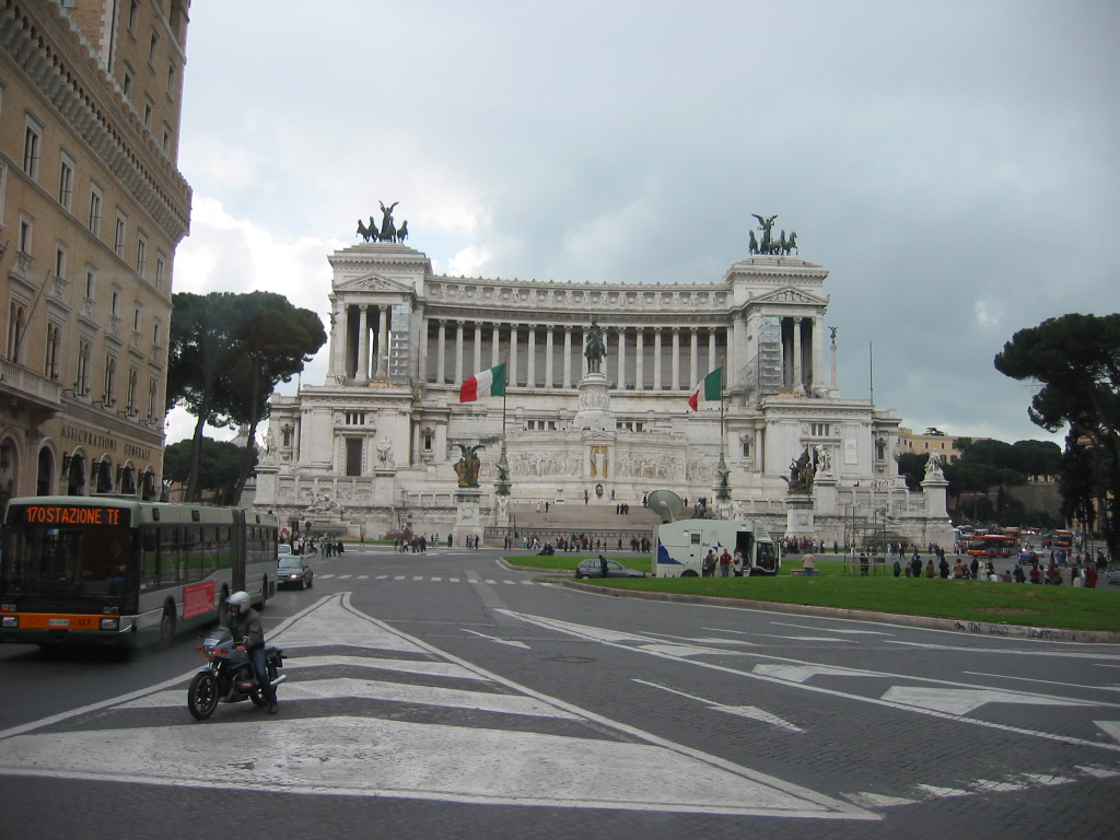 http://www.cool-runnings.net/it_wall_e/img/rome/ll/112-1235_IMG.JPG