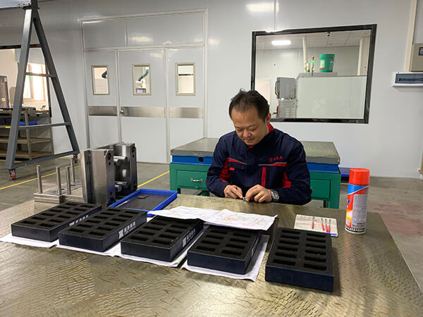 精密プラスチック金型部品の製造