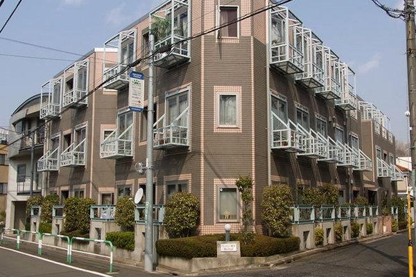 小窓がいっぱいの可愛いマンション 駒沢 東京リノベーション事情