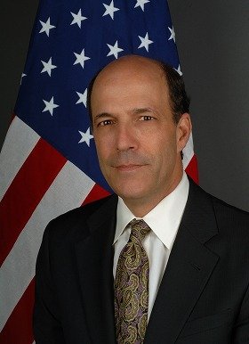 ジョン・ルース駐日米大使（Wikimedia Commonsより）
