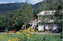 小岩井農場を見下ろすのどかな高原に建つ