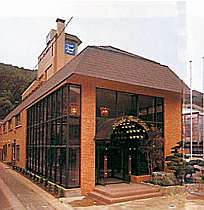 名湯鳴子温泉郷にある洋風のホテル