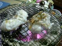 焼きふぐは炭火焼で。香ばしくプリプリの食感。