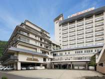 鳴子温泉駅から徒歩二分と街歩きのは最適です。