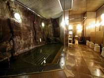 女性大浴場：天然温泉大浴場のほか、気泡風呂・サウナがあります。