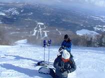 安比高原スキー場山頂付近から下界を望む（ザイラーコース）