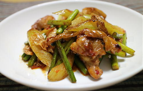 鶏肉とにんにくの芽のキムチ炒め キムチ料理レシピ