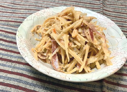 今日のキムチ料理レシピ：ごぼうとみょうがのピリ辛味噌マヨ和え