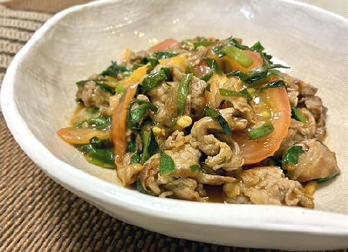 今日のキムチ料理レシピ:牛肉とトマトのキムチ炒め