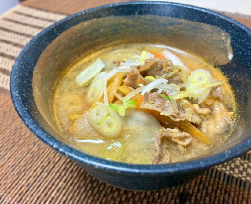 今日のキムチ料理レシピ：豚肉とキムチの味噌汁