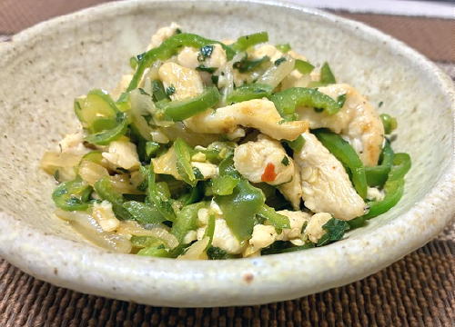 今日のキムチ料理レシピ：鶏肉とピーマンとキムチの大葉炒め