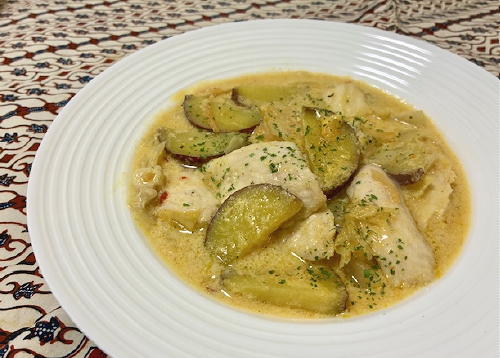 今日のキムチ料理レシピ：鶏肉とさつまいものキムチクリーム煮