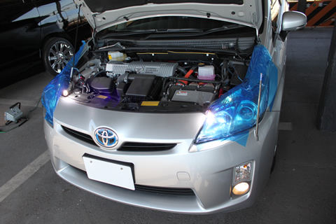 新型プリウス　HID取り付け