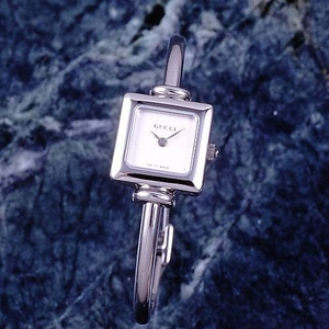 GUCCI(グッチ) レディースウォッチ 1900SS R SI(シルバー) 