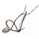 K18ホワイトゴールド ワンポイントダイヤ付きイニシャルペンダント A