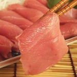 青森県産“天然”本マグロ【中トロ:200g前後】