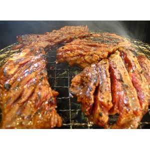 亀山社中 焼肉 計4kgセットB 【華咲きハラミ400g×4、華咲きカタロース400g×6 、ハサミ、レシピ付き】