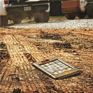 米国軍用規格 iPhone4/4Sケース TANK CM016802 ミリタリーグリーン×オレンジ