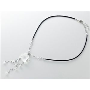 幸せを運ぶ雪うさぎネックレス