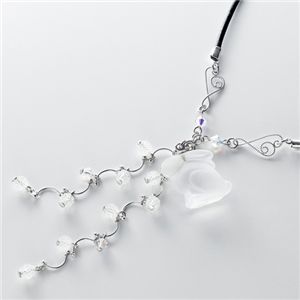 幸せを運ぶ雪うさぎネックレス