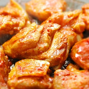 火をふくほどの辛さ!!「プルダッ(火の鶏)」8人前