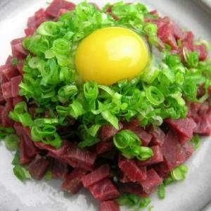 【12月27日受注分まで年内お届け可能（一部離島除く）】【訳あり】馬刺し中落ち1kg　加工メーカー直送だから実現したこの価格