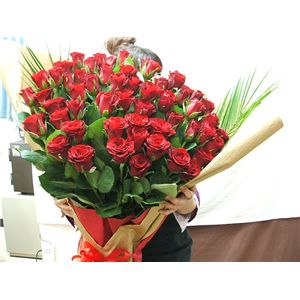 【母の日限定ギフト】赤バラ花束60本 迫力の大きさとボリューム