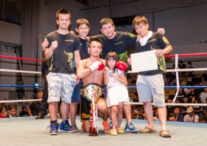 初防衛戦を勝利で飾った伊仙町選手=2018年8月、東京・後楽園ホール