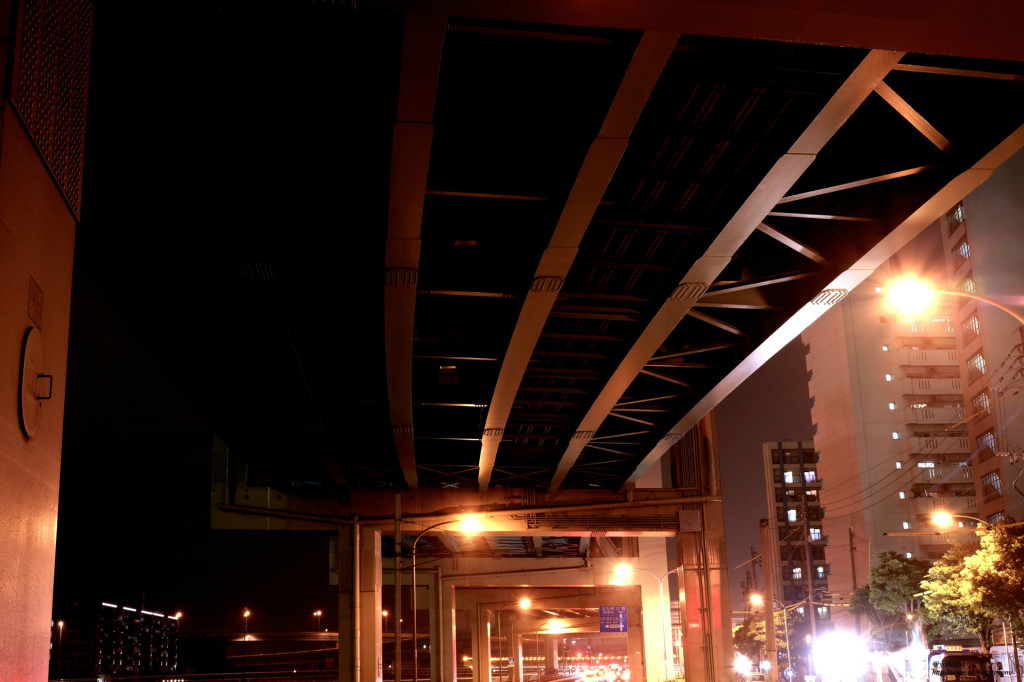 福岡都市高の裏