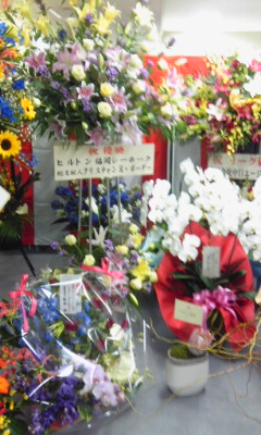 事務所は花でいっぱい