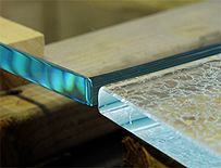 The Difference Between Glass and Crystal The Difference Between Glass and Crystal