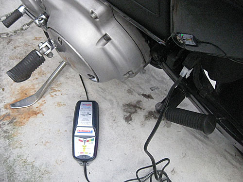 OptiMATE4バッテリー充電器