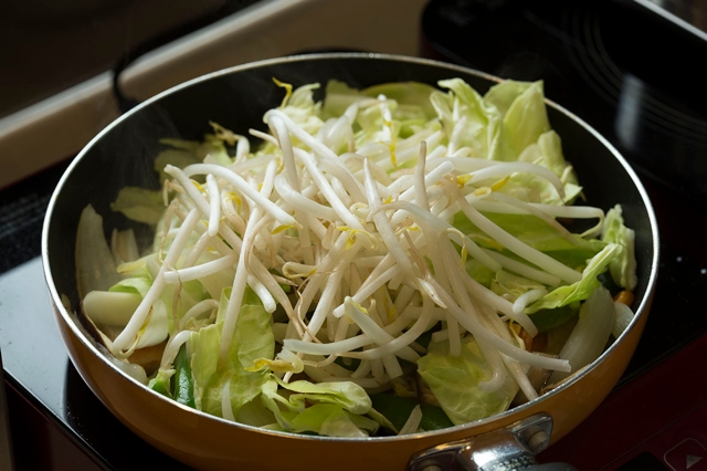 感動するほどおいしい定番の野菜炒めを作るポイント_4
