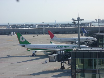 飛行機を見ているとワクワクするには何故？