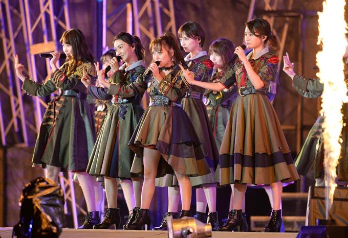 高橋みなみが卒業コンサート 元祖神７も登場 Charmymarilyn 逢いたいよ