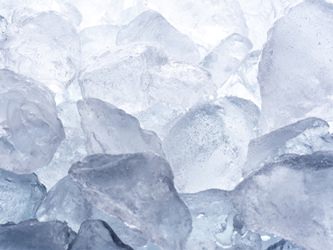 氷マッサージによる毛穴ケアで毛穴は引き締まる