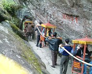 籠に乗って武夷山登り