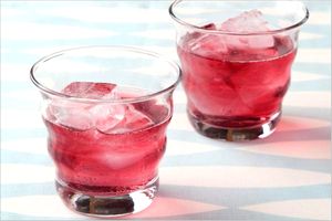 ブルーベリー黒酢のソーダ割り