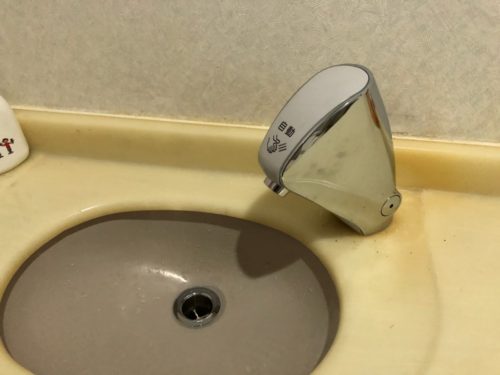 トイレの手洗いを自動水栓に取替えました | ホーメストホームのブログ